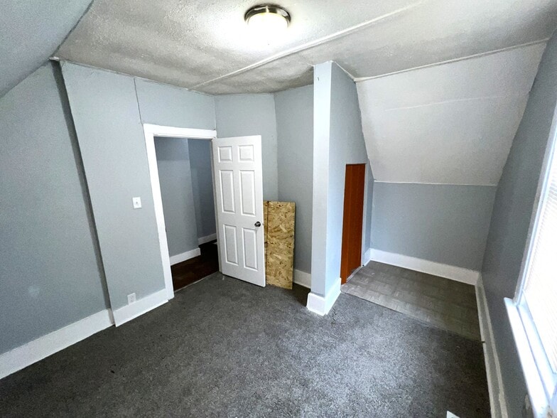 Building Photo - 6755 S Throop St