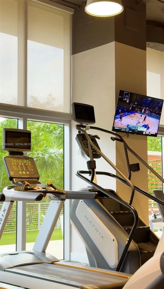 Building Photo - 16385 Biscayne Blvd