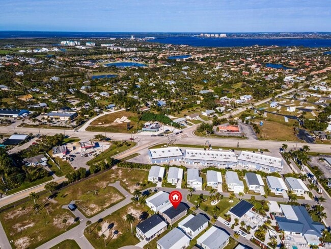 Building Photo - 12581 Coconut Dr