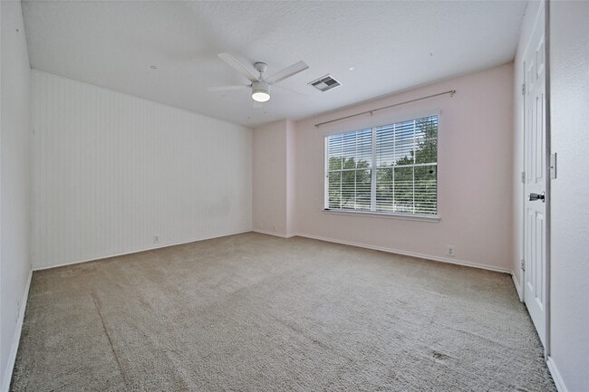 Building Photo - 5802 Spring Sunrise Dr