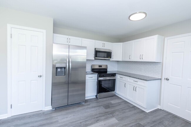 Building Photo - Renovated 3bdr 2bth rancher in the heart of Newport News