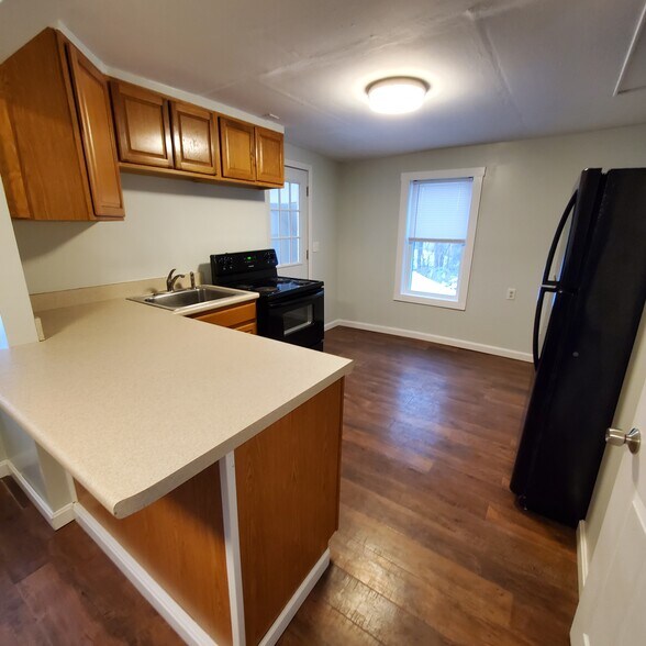 Building Photo - 398 Weaver St