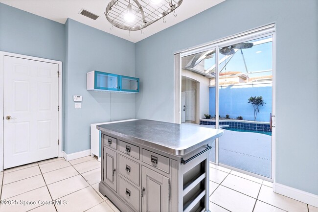 Building Photo - 8657 Villanova Dr