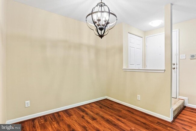 Building Photo - 4934 Columbia Rd