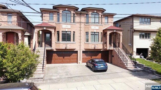Building Photo - 235A Glen Ave