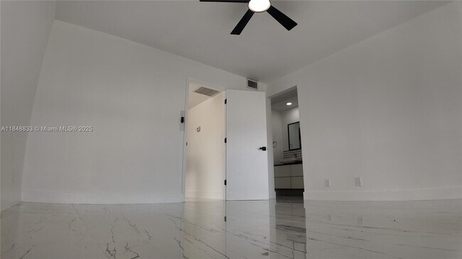 Building Photo - 2801 SW 87th Ave