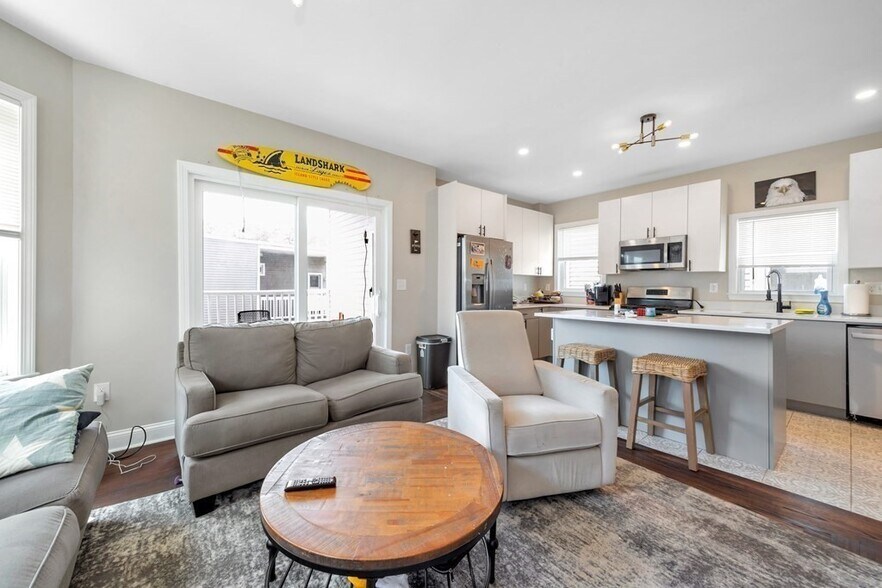 Building Photo - 774 Columbia Rd