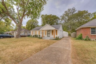 Building Photo - Charming 3-Bedroom Home with Modern Upgrades and Spacious Backyard in a Peaceful Neighborhood
