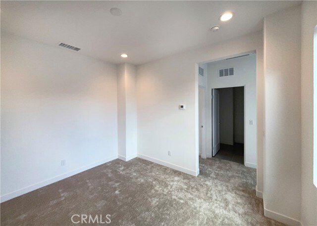 Building Photo - 35956 Randall Ln