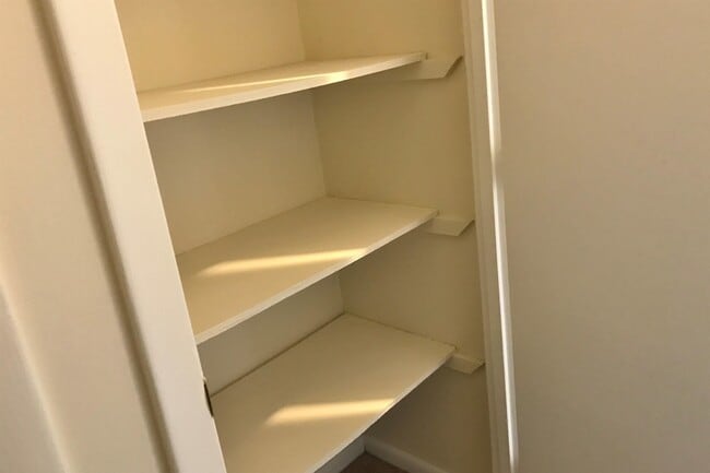 Building Photo - 95 Powers St