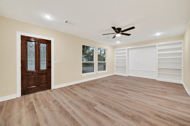 Building Photo - 2725 Avenue F