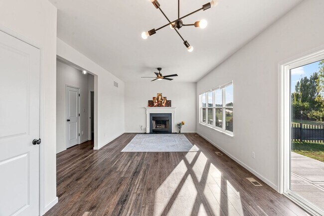 Building Photo - Charming 4-Bedroom Home in Prime St. Charl...