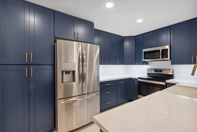 Building Photo - 5605 Friars Rd