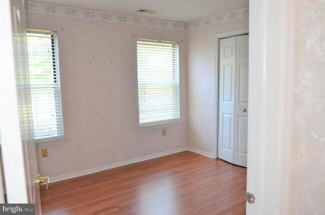 Building Photo - 818 Roundtree Pl
