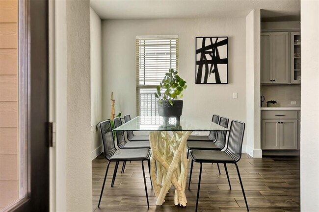 Building Photo - 8415 Laughlin Ln