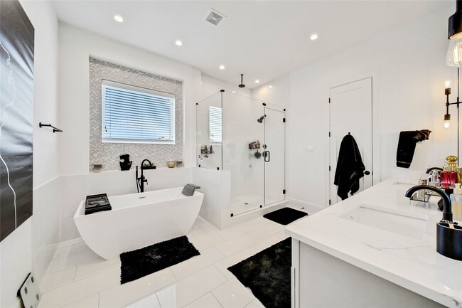 Building Photo - 1306 Laird St