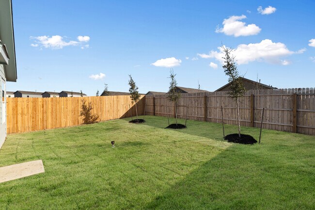 Building Photo - 3415 Rock Ml Dm