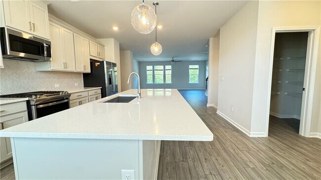 Building Photo - 54 Peeples Dr