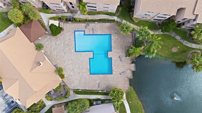 Building Photo - 2926 S University Dr