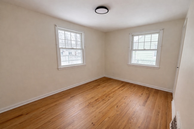 Building Photo - Updated 3BR Home with Garage and Fenced Yard