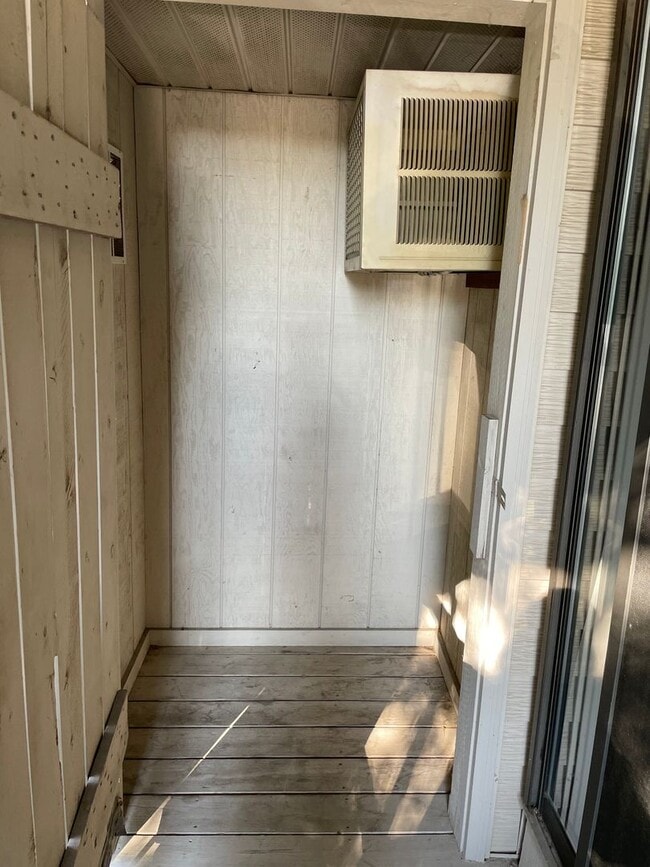 Building Photo - Spacious 2-Bed, 2-Bath Condo with Comfort and Convenience!