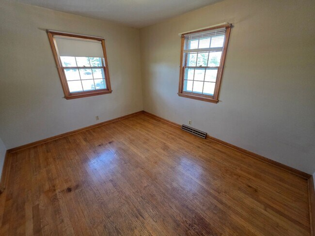 Building Photo - 1501/1503 Harding Ave