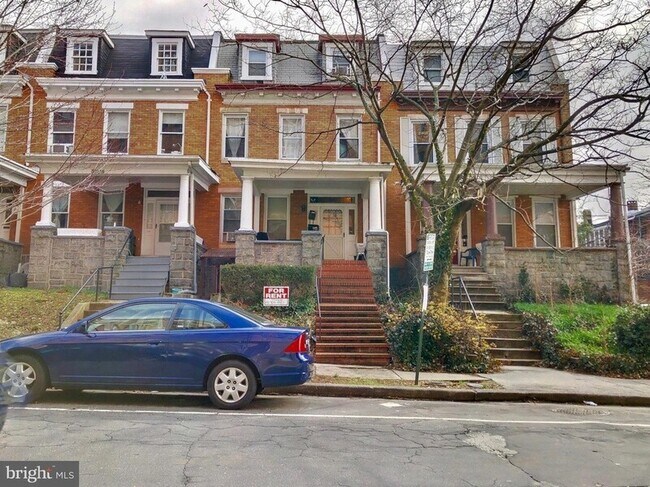 Primary Photo - 3303 Guilford Ave