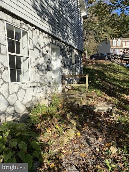 Primary Photo - 6 Westridge Dr