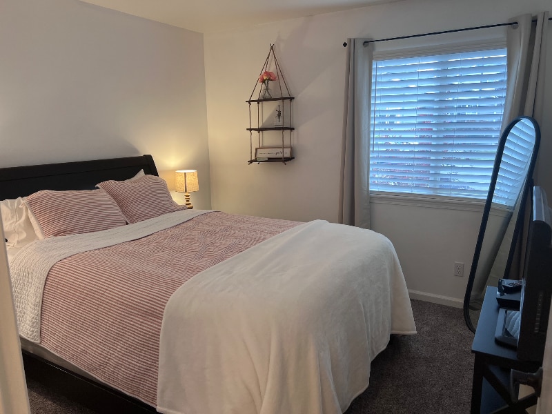 Building Photo - 1148 NE Cordero Pl