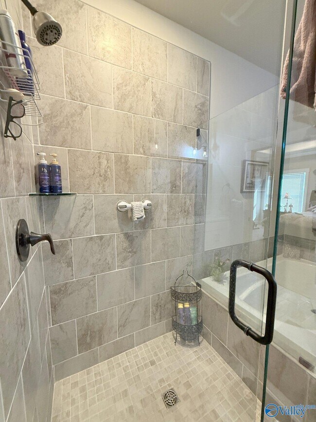 Building Photo - 445 Legend Oak Way SW