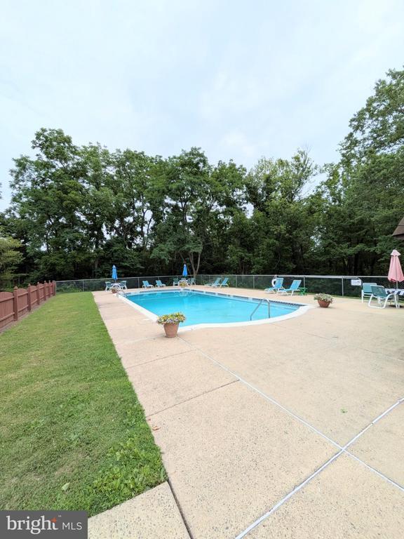 Building Photo - 34 Hermitage Dr