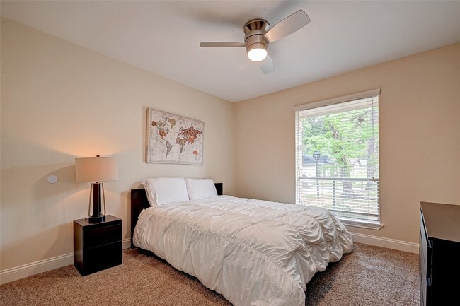 Building Photo - 3903 Hermitage Hollow Ln