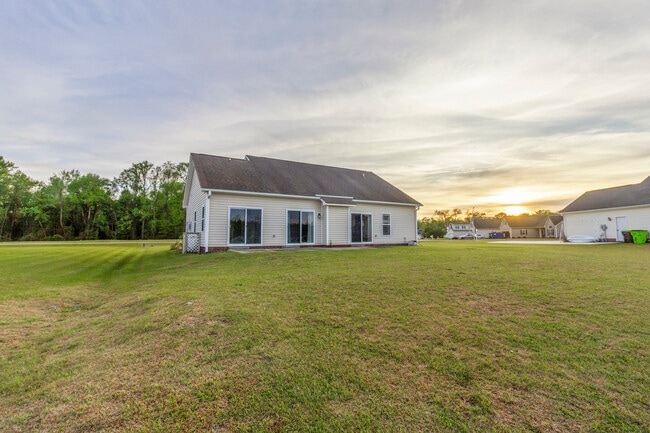 Building Photo - 301 Antioch Rd