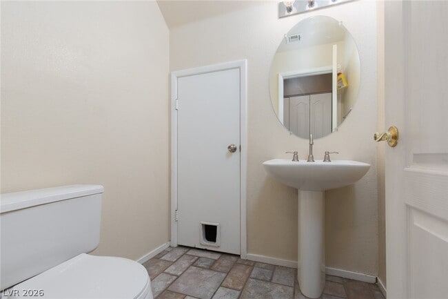 Building Photo - 2137 Polynesia Cir