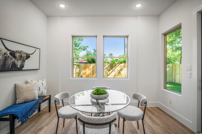 Building Photo - 4201 Oats St