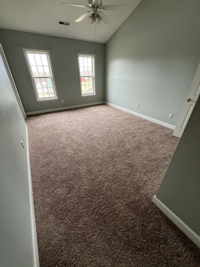 Building Photo - 145 Fiddlers Run Ct