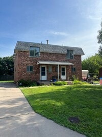 Building Photo - $850- 2 bed 1 bath - Townhomes