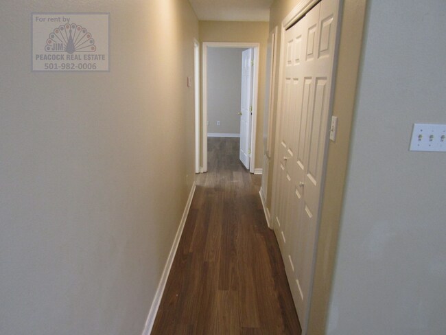 Building Photo - 33 Wolverine Dr