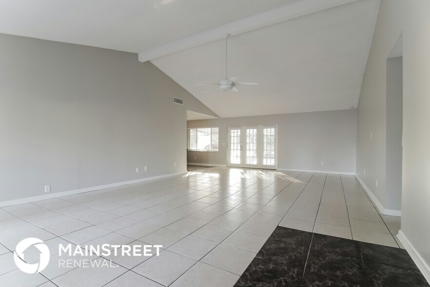 Building Photo - 512 San Marie Ave