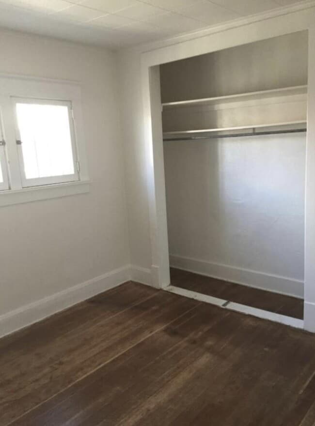 Building Photo - 213 Princeton Dr SE