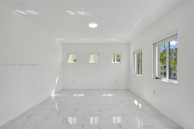 Building Photo - 10065 Bay Harbor Terrace