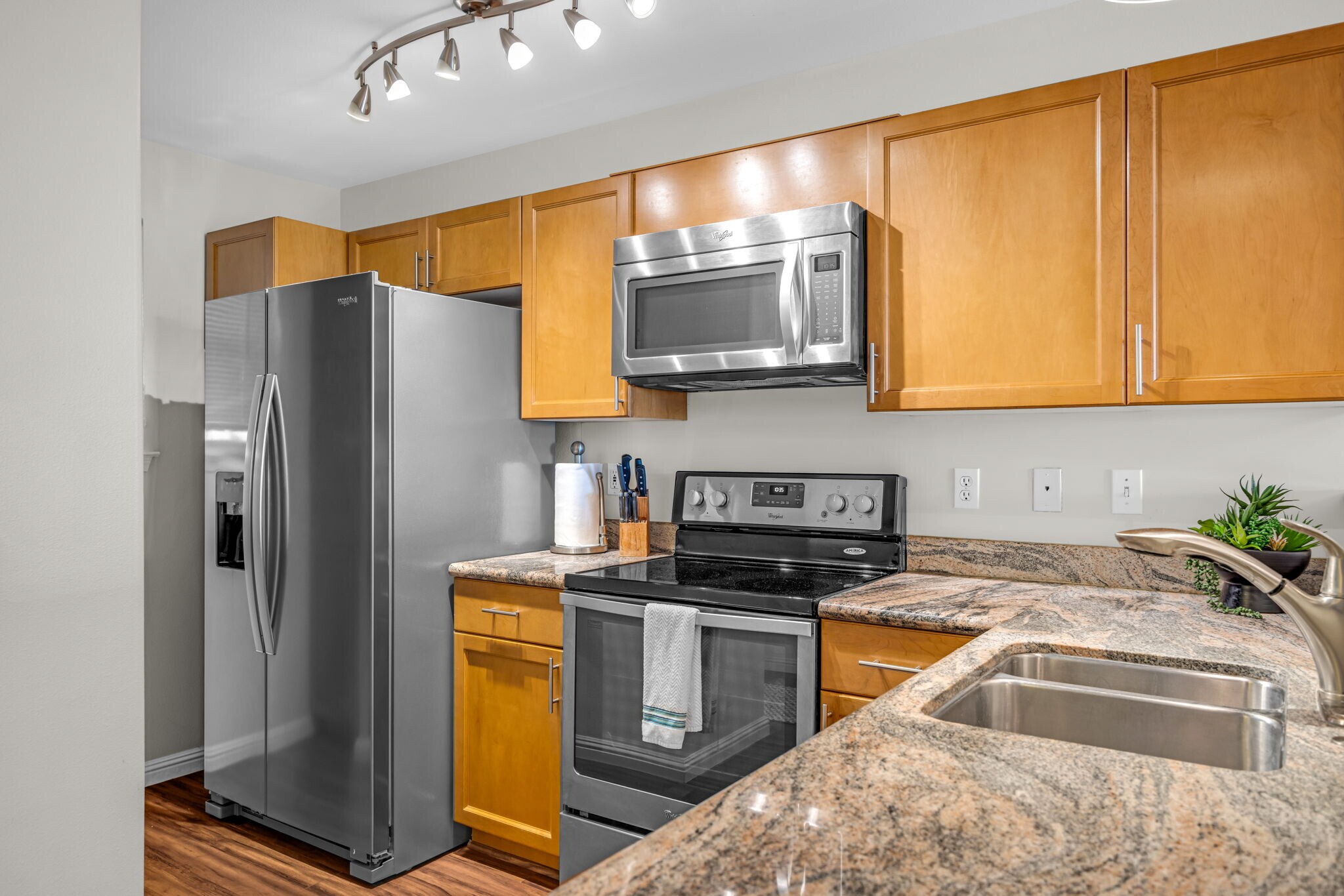 Building Photo - 3950 Kalai Waa St