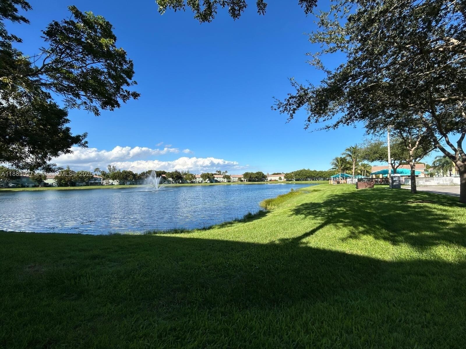 Building Photo - 1406 SE 26th Ct