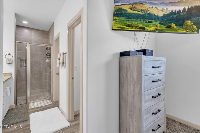 Building Photo - 12614 Amesbury