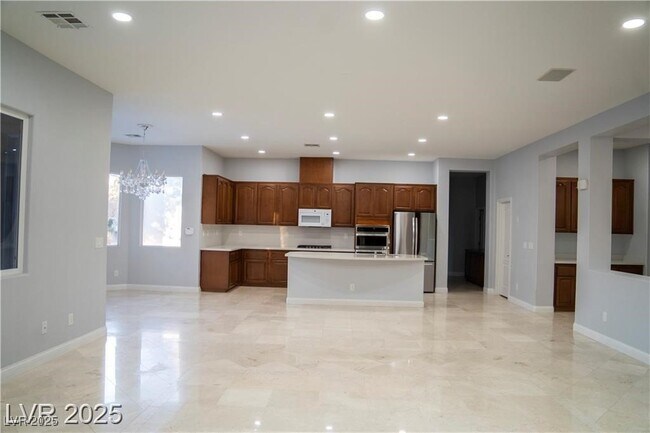 Building Photo - 5527 Breecher Ave