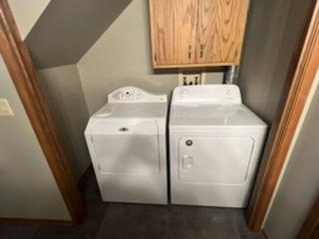 Building Photo - For Rent – 3 Bedroom Home in Sunset Hills, Pella