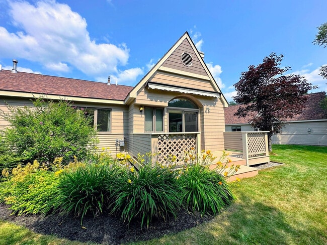 Building Photo - 1 Fairway Dr