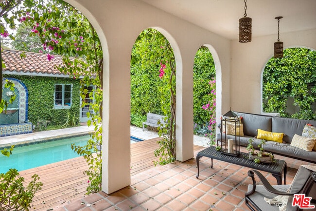 Building Photo - 408 17th St