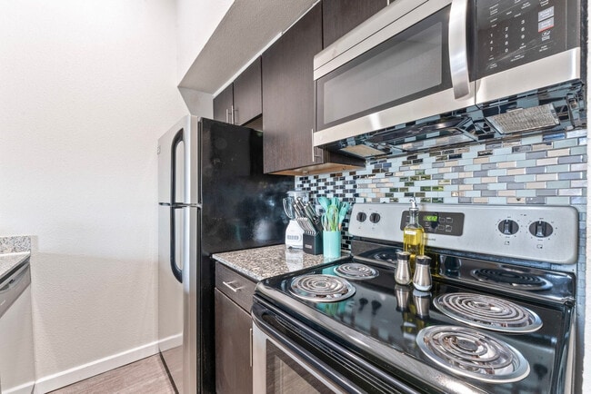 Building Photo - 2101 Elmont Dr