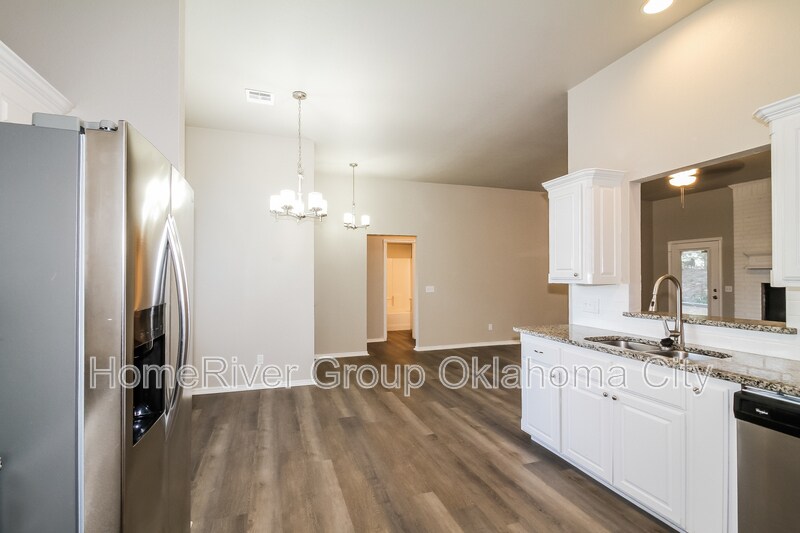 Building Photo - 3905 Penny Dr